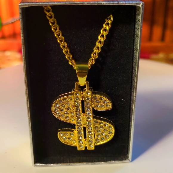 Men\'s 22-in Gold Tone Fashion Jewelry with Pendant NWOT